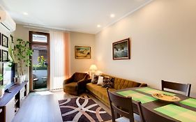 Sea Garden Apartment - First Beach Line & Free Parking