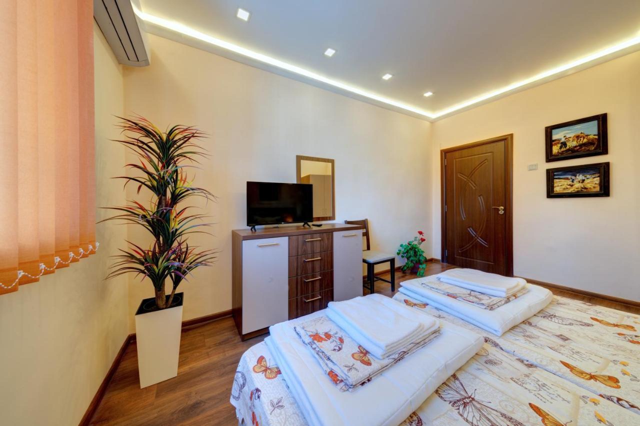 Sea Garden Apartment - First Beach Line & Free Parking Бургас Екстериор снимка